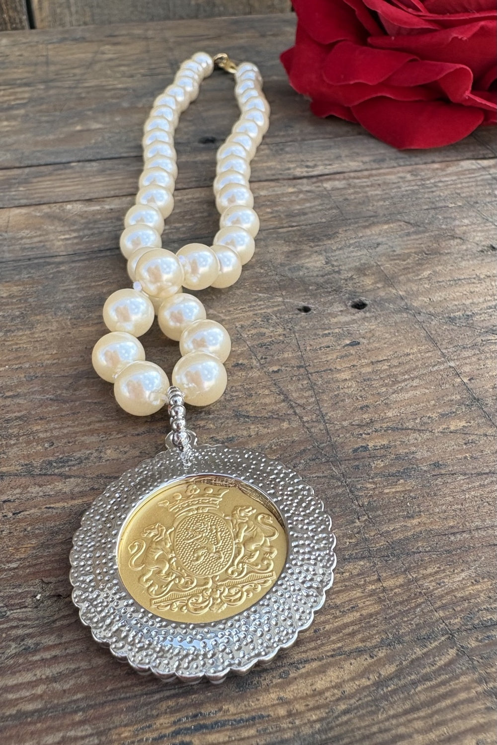 Dutch Pearl Necklace