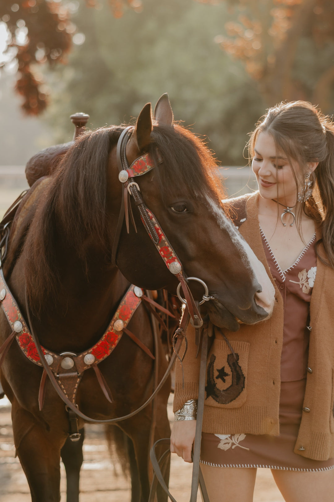 Rosita Breast Collar